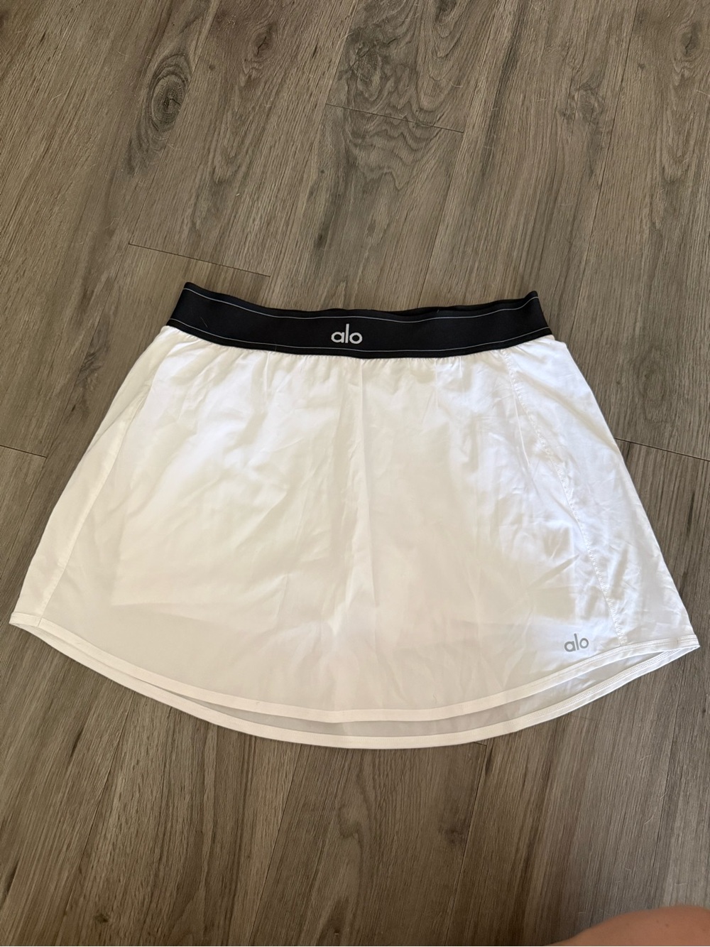ALO Yoga White Skort with Black Elastic Waistband